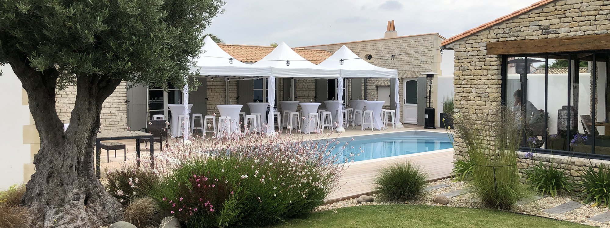 Slide Mobilier Tente Barnum